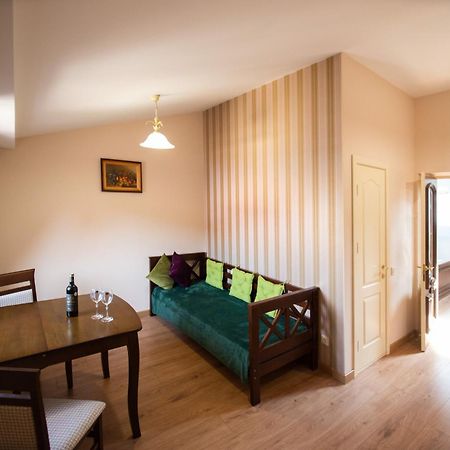 Apart Yaroslava Osmomysla 9 Square - City Center Lviv Luaran gambar