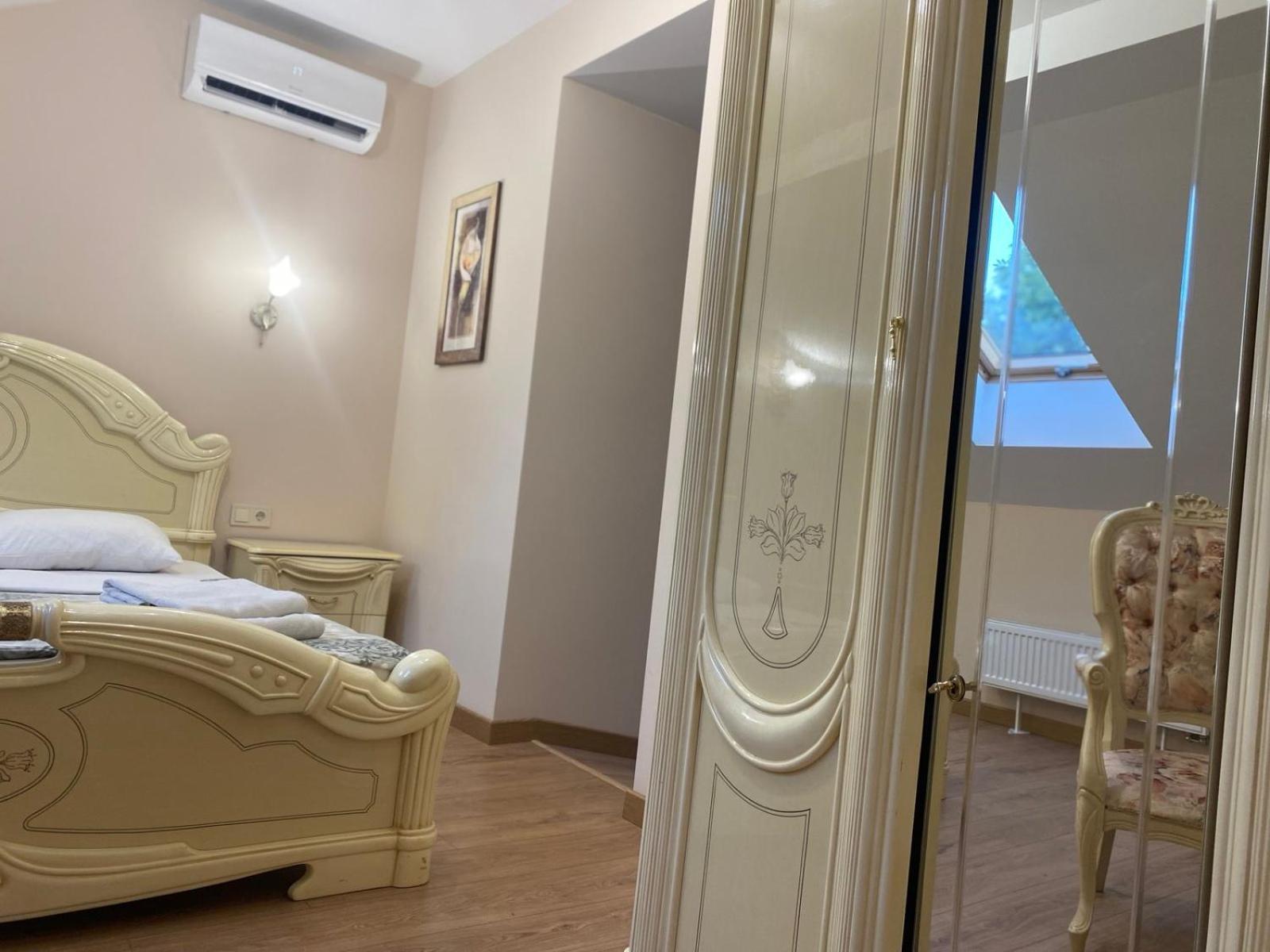 Apart Yaroslava Osmomysla 9 Square - City Center Lviv Luaran gambar