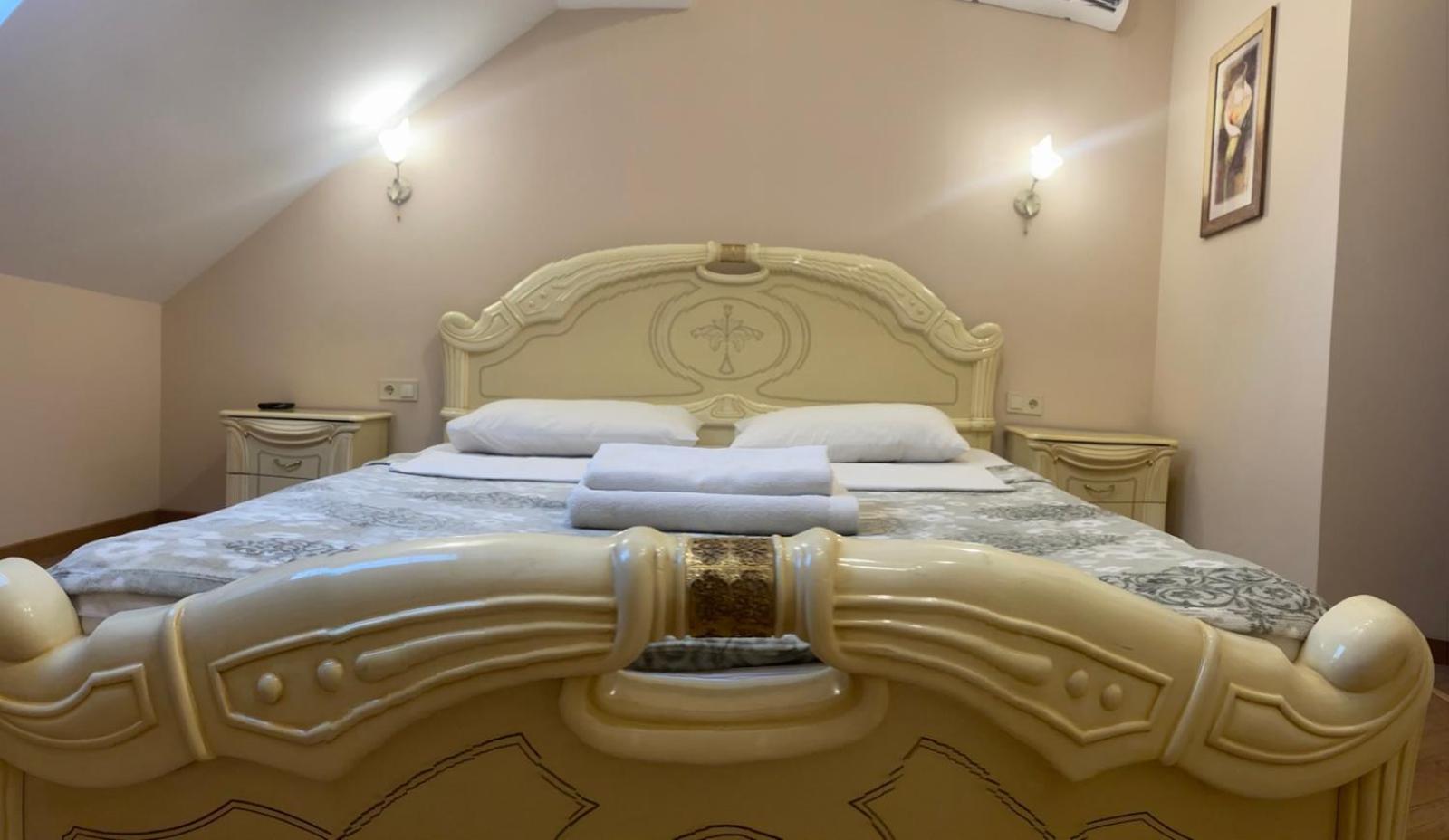 Apart Yaroslava Osmomysla 9 Square - City Center Lviv Luaran gambar