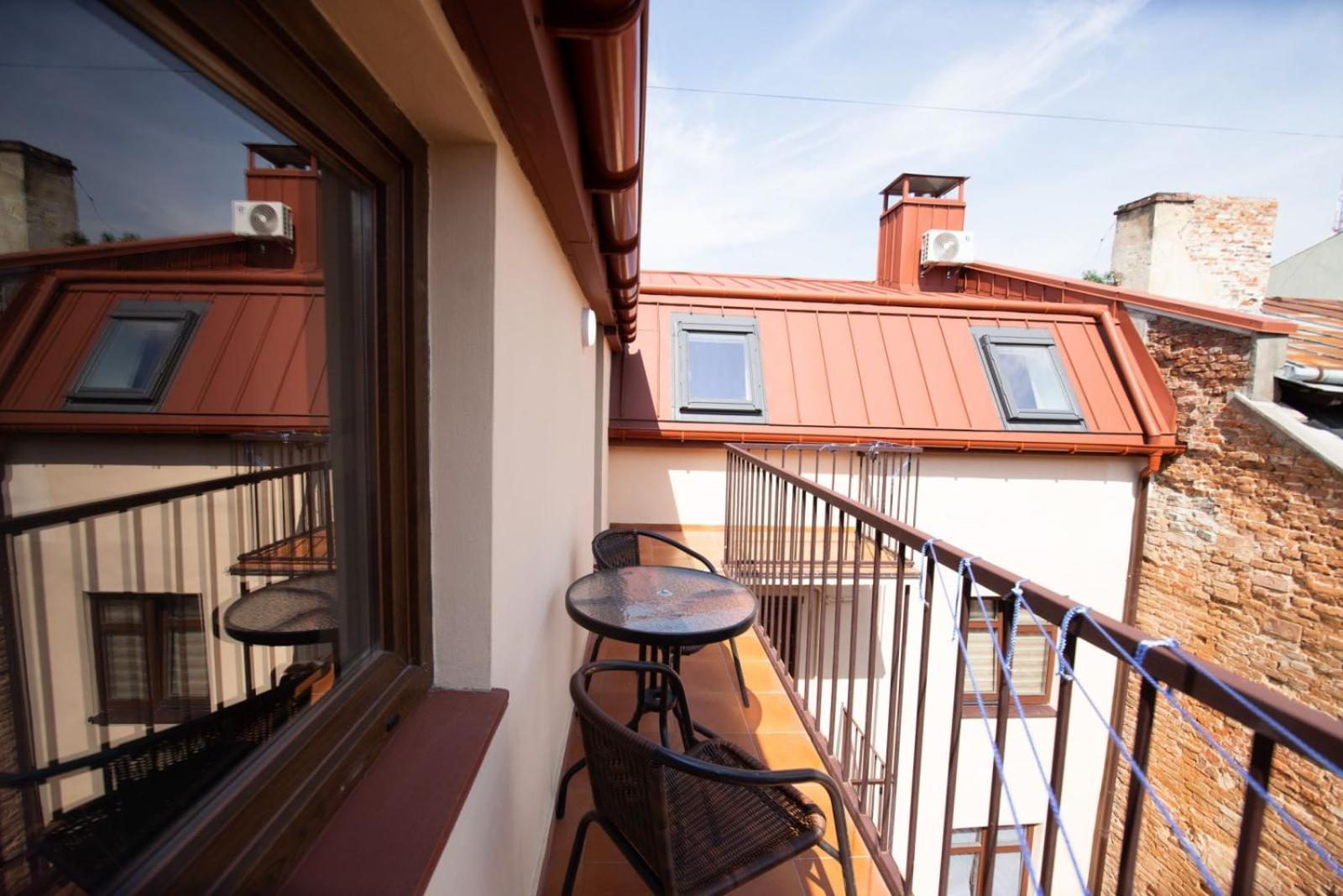 Apart Yaroslava Osmomysla 9 Square - City Center Lviv Luaran gambar