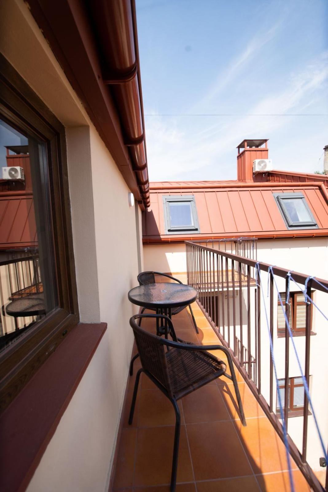 Apart Yaroslava Osmomysla 9 Square - City Center Lviv Luaran gambar