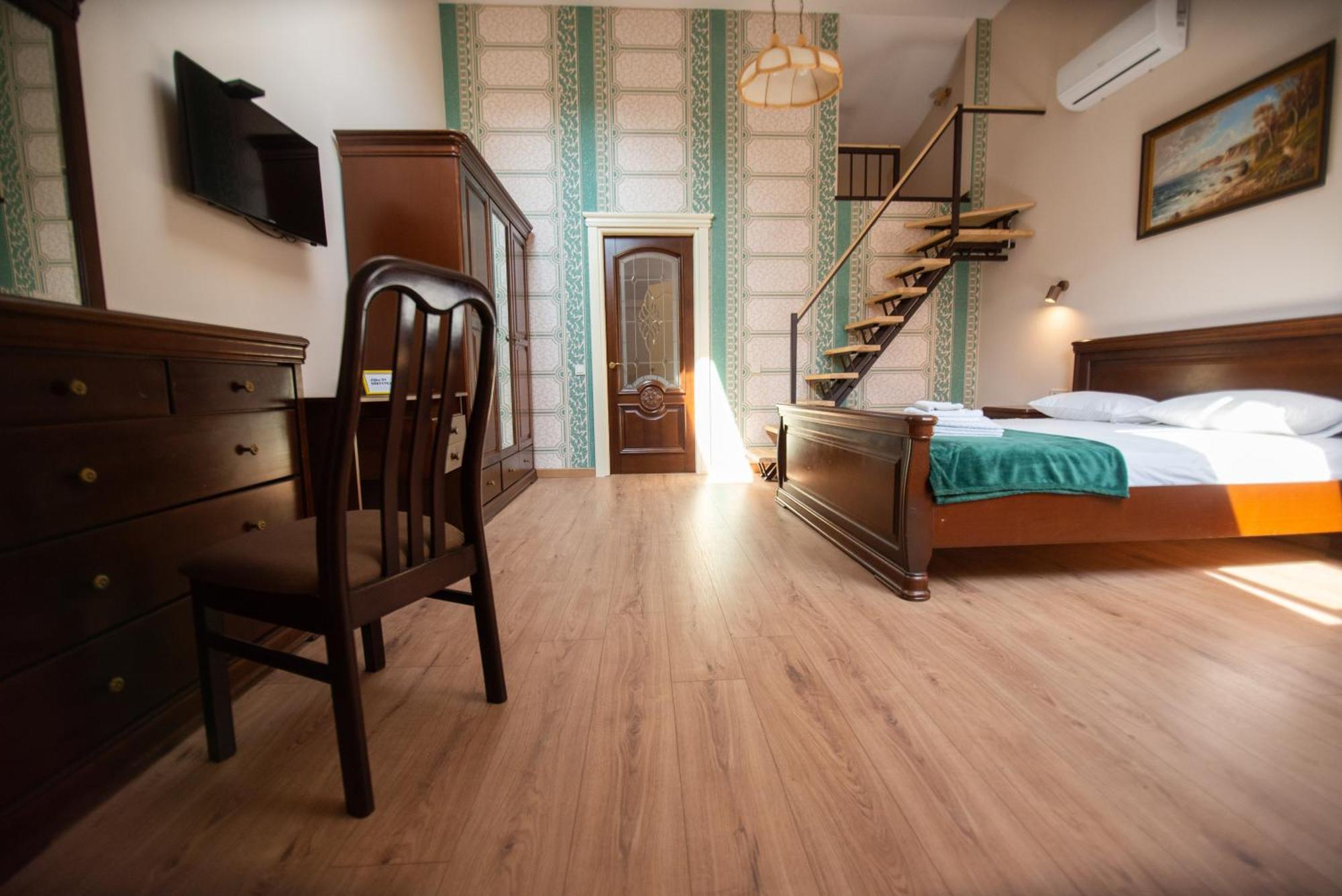 Apart Yaroslava Osmomysla 9 Square - City Center Lviv Luaran gambar