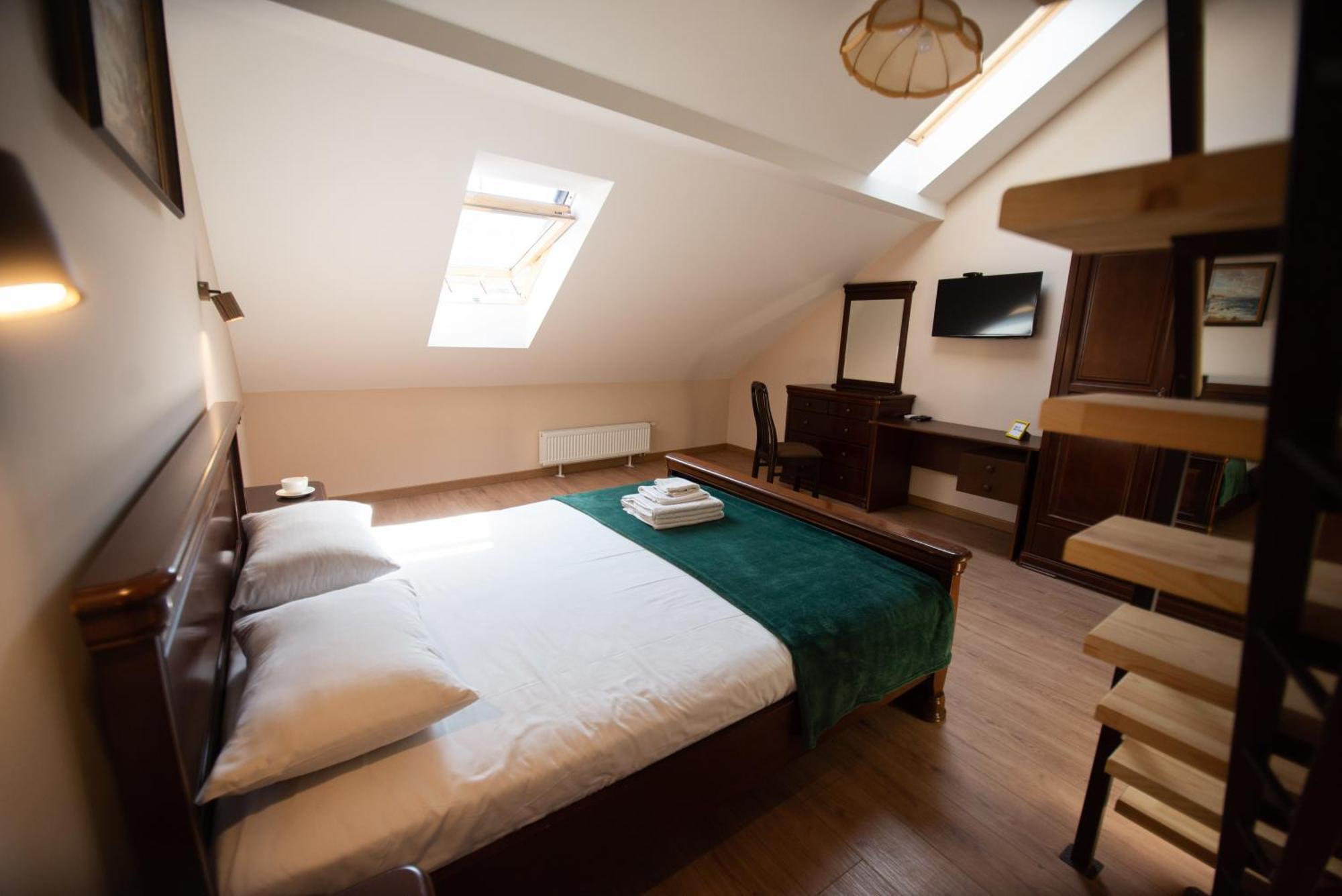 Apart Yaroslava Osmomysla 9 Square - City Center Lviv Luaran gambar
