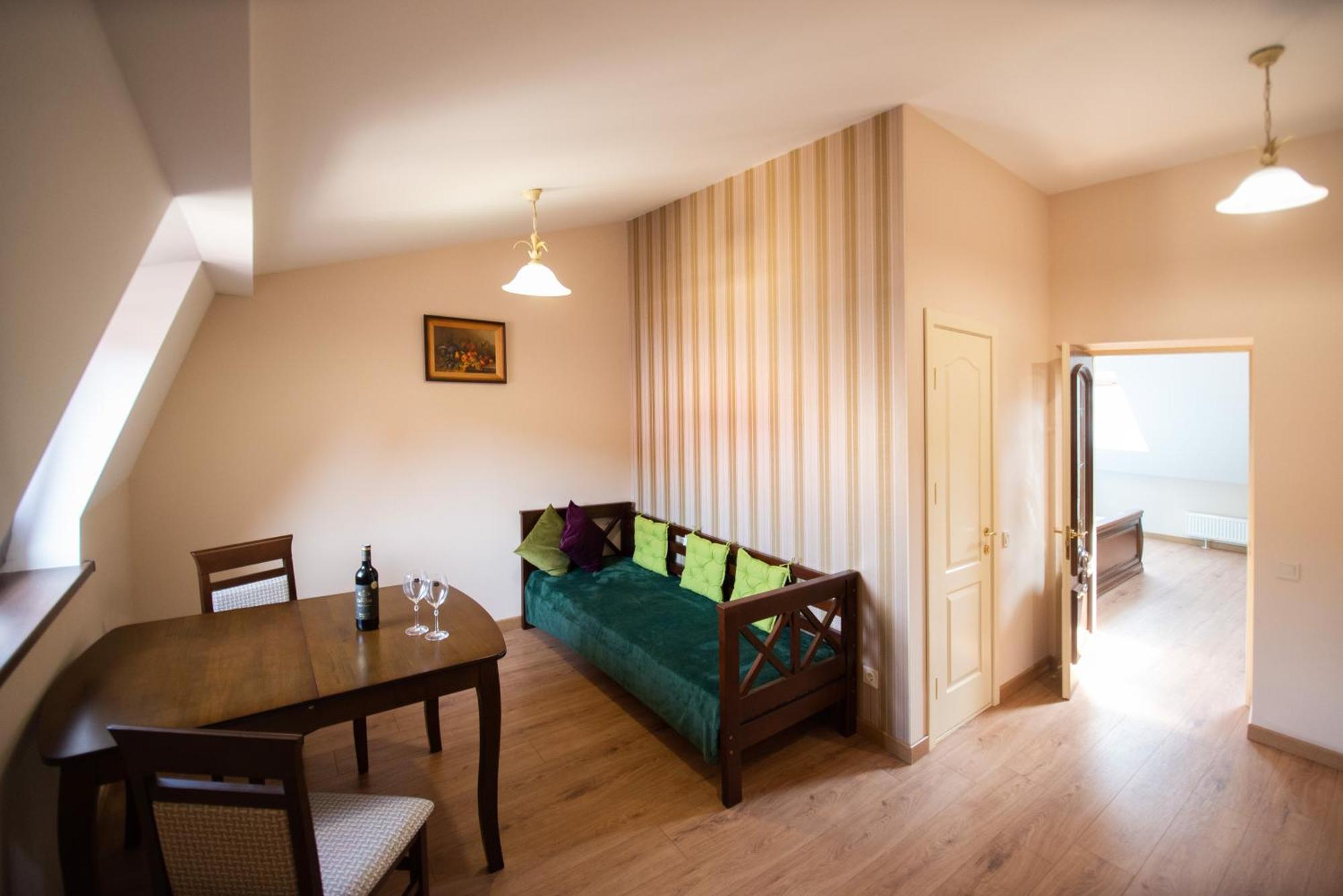 Apart Yaroslava Osmomysla 9 Square - City Center Lviv Luaran gambar