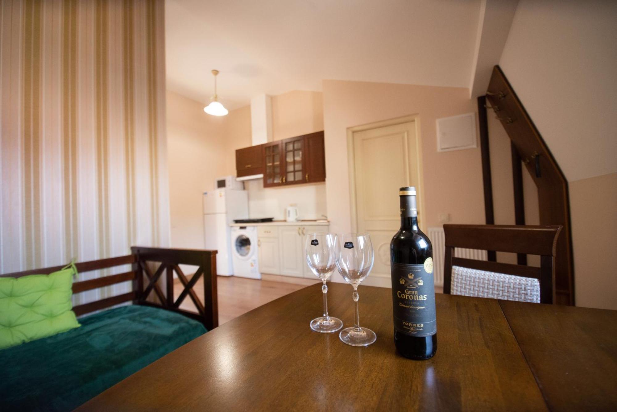 Apart Yaroslava Osmomysla 9 Square - City Center Lviv Luaran gambar