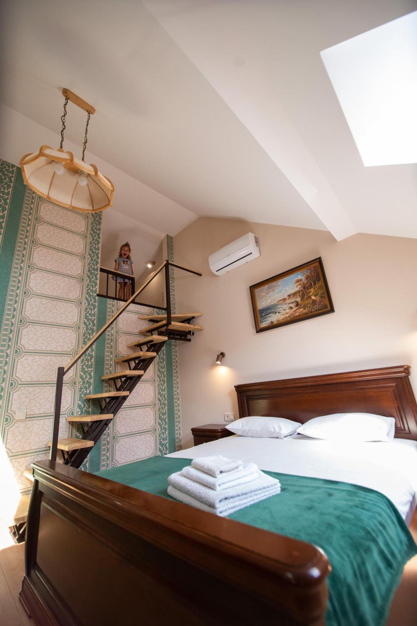 Apart Yaroslava Osmomysla 9 Square - City Center Lviv Luaran gambar