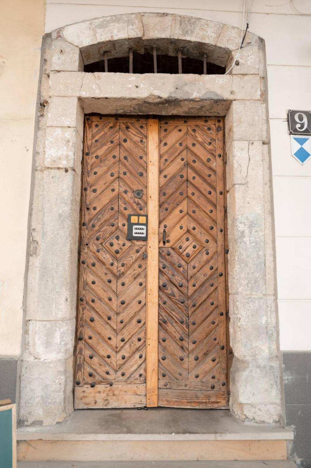Apart Yaroslava Osmomysla 9 Square - City Center Lviv Luaran gambar