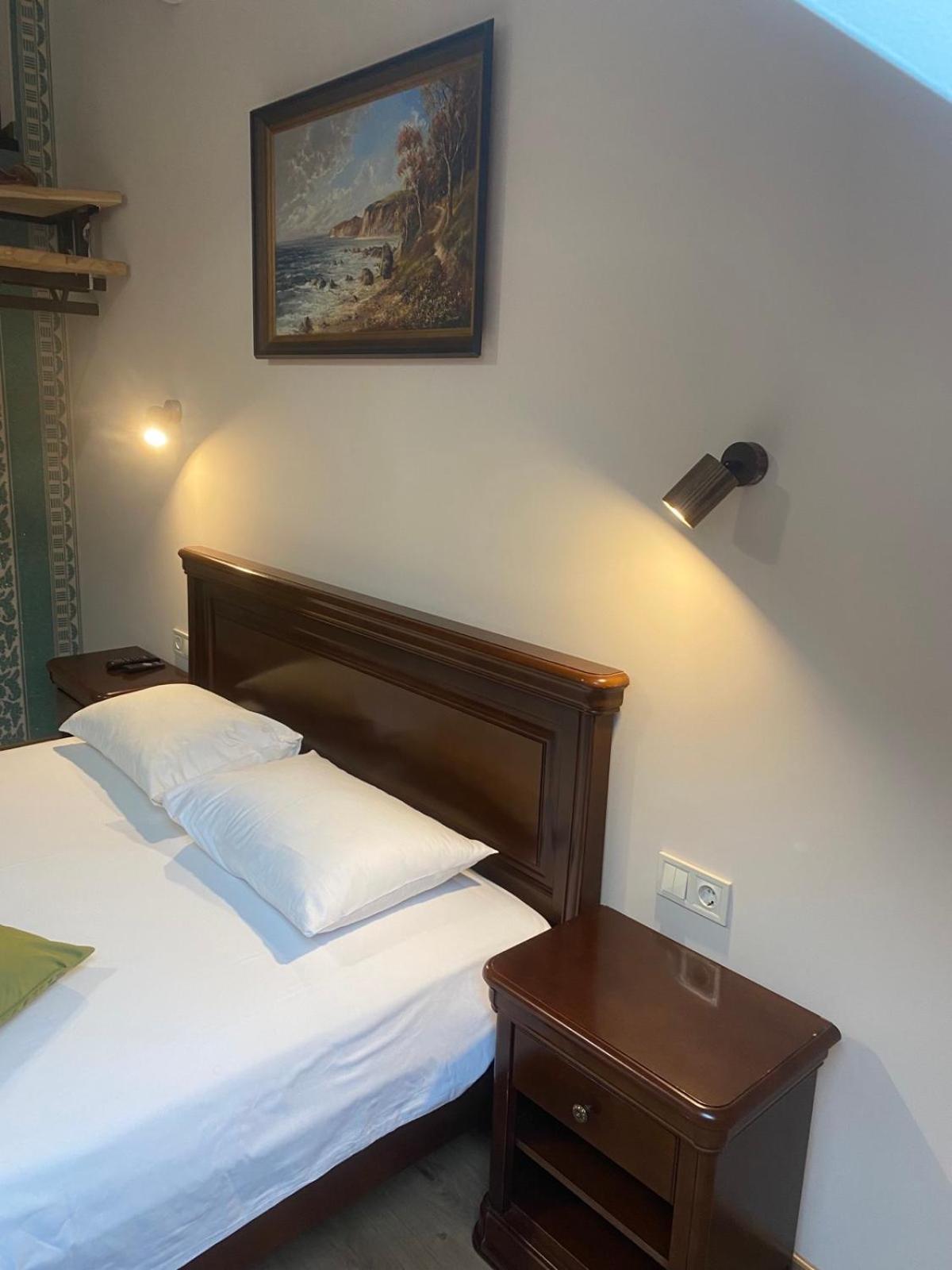Apart Yaroslava Osmomysla 9 Square - City Center Lviv Luaran gambar