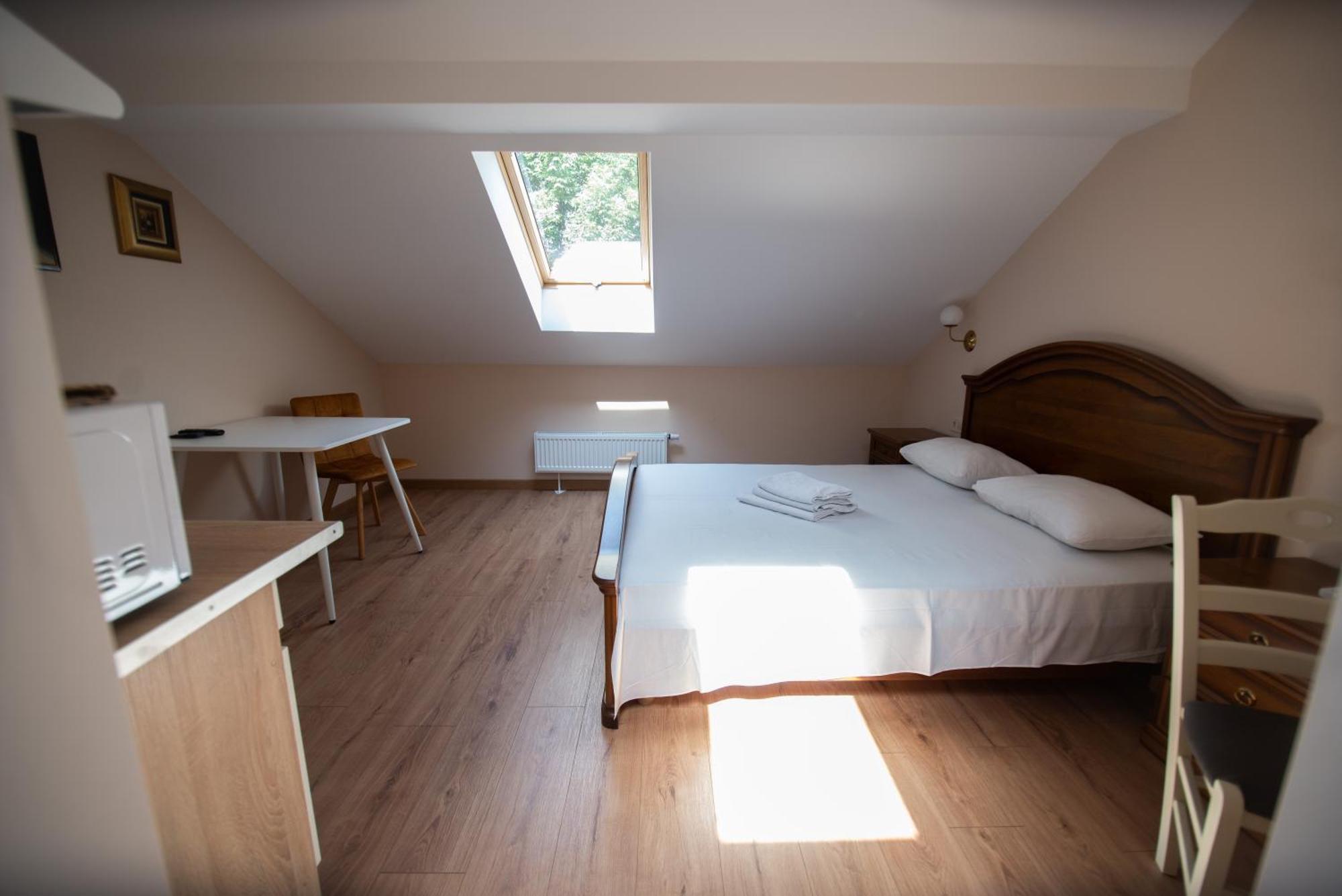 Apart Yaroslava Osmomysla 9 Square - City Center Lviv Bilik gambar