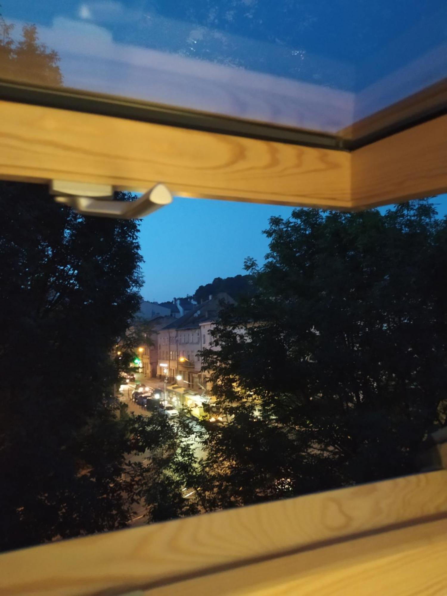 Apart Yaroslava Osmomysla 9 Square - City Center Lviv Bilik gambar